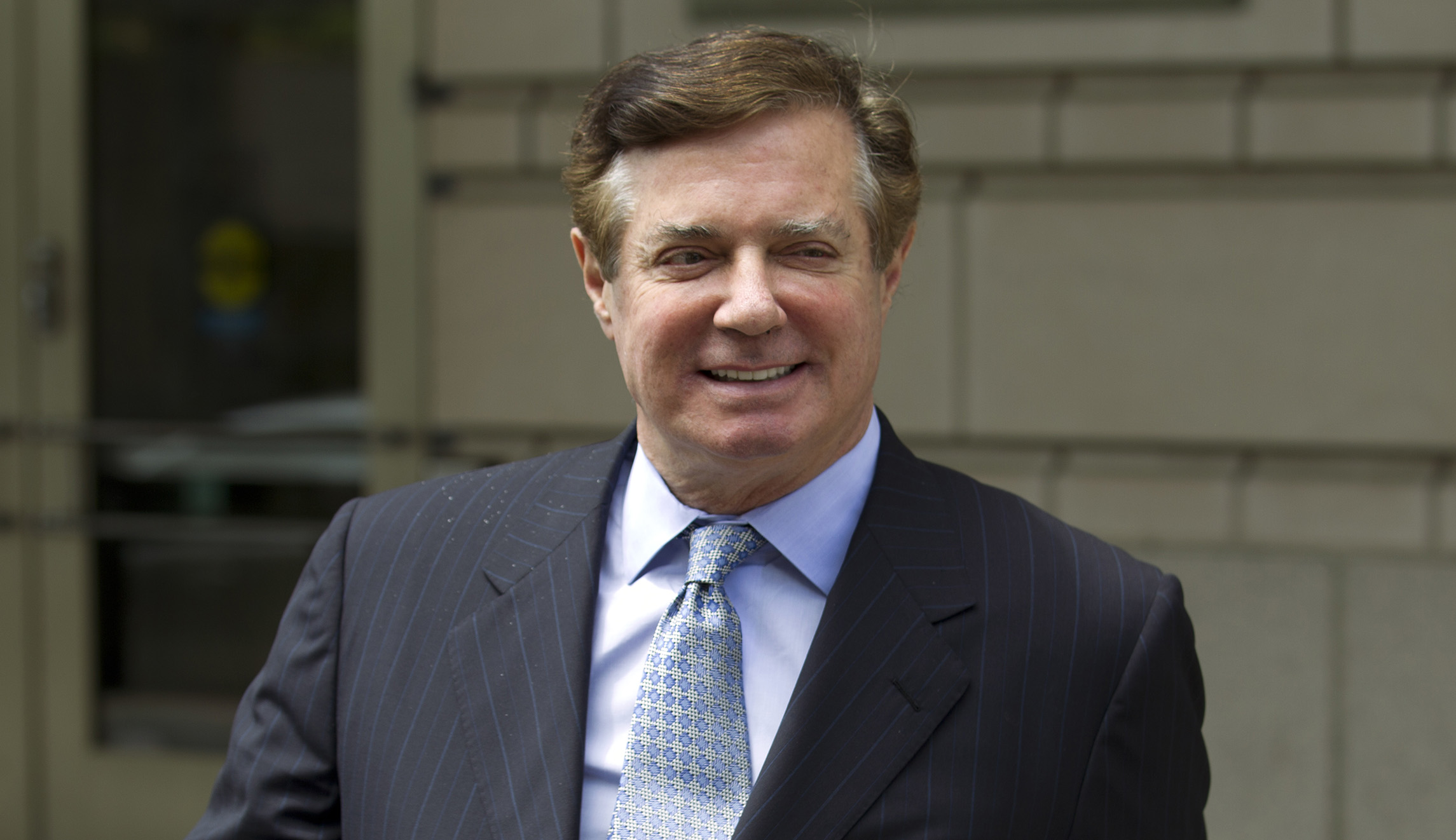 Highly redacted memo shows Mueller team acknowledging new evidence in Manafort case