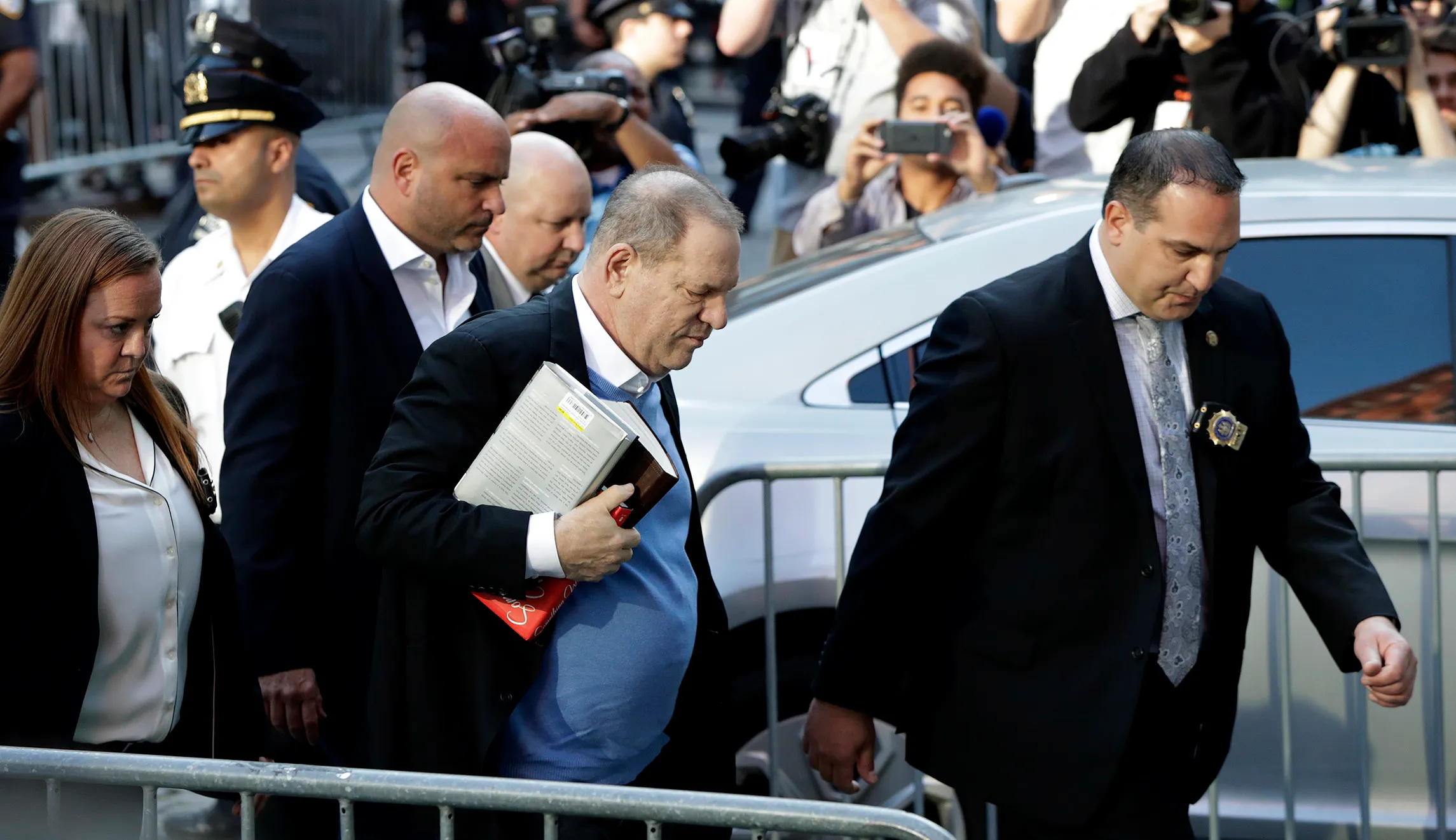 Harvey Weinstein turns himself into police: Watch