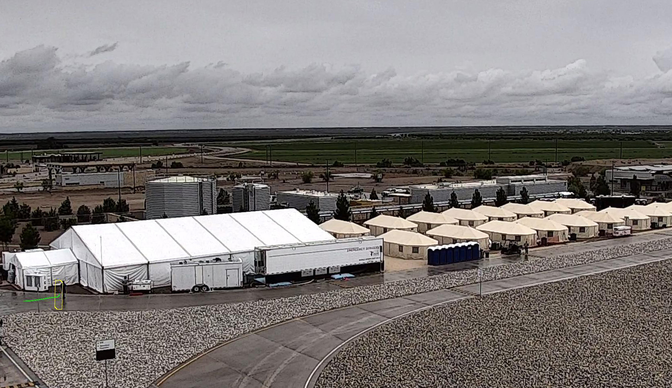 Pentagon may build tent cities for 20,000 immigrant children