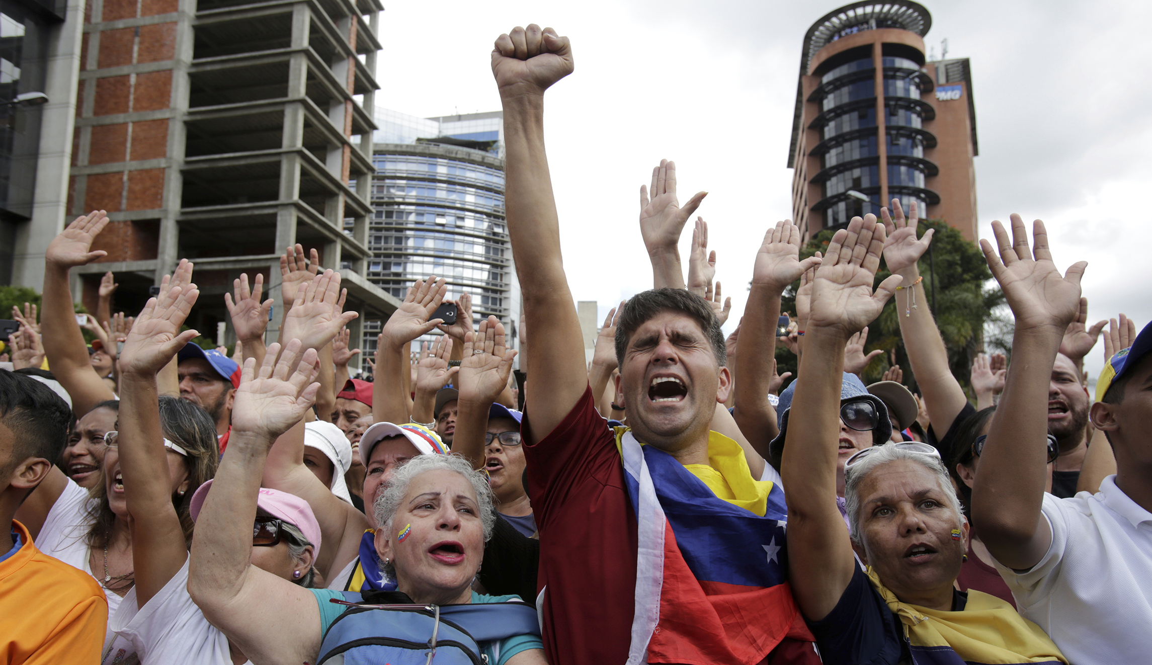Bolton dodges on military options for Venezuela