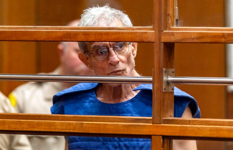 Democratic donor Ed Buck injected drugs into passed out sex partners, prosecutors say
