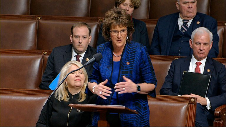Rep. Jackie Walorski dies in horrific car crash Rep. Jackie Walorski dies in horrific car crash