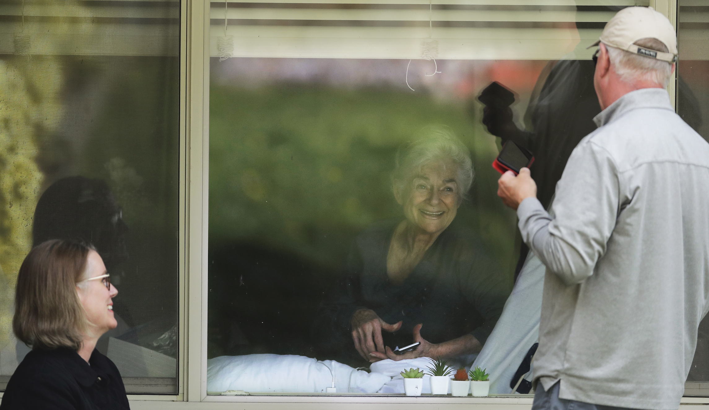 More than 400 nursing homes report cases of coronavirus