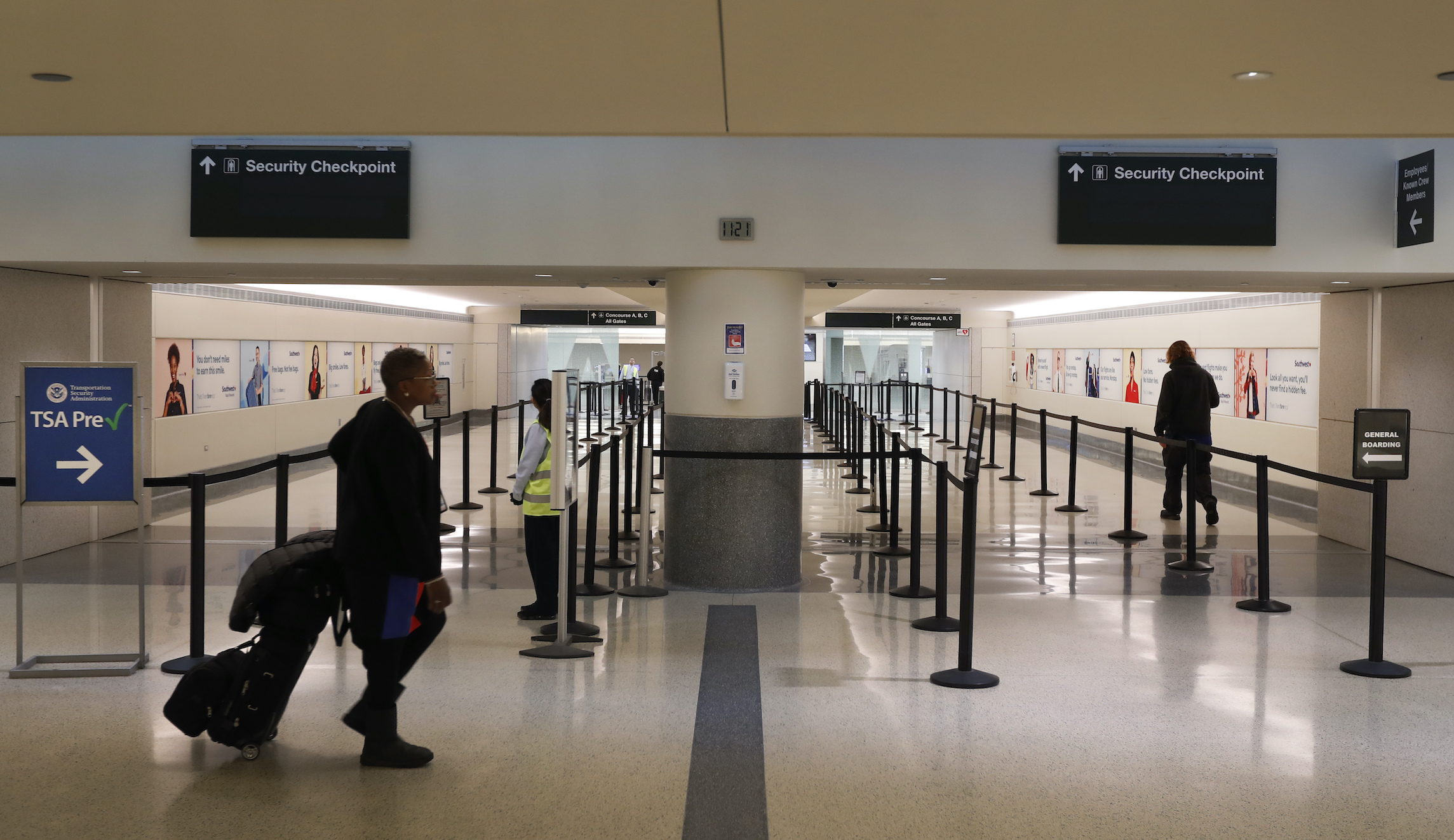500M fewer people flew in 2020, TSA says