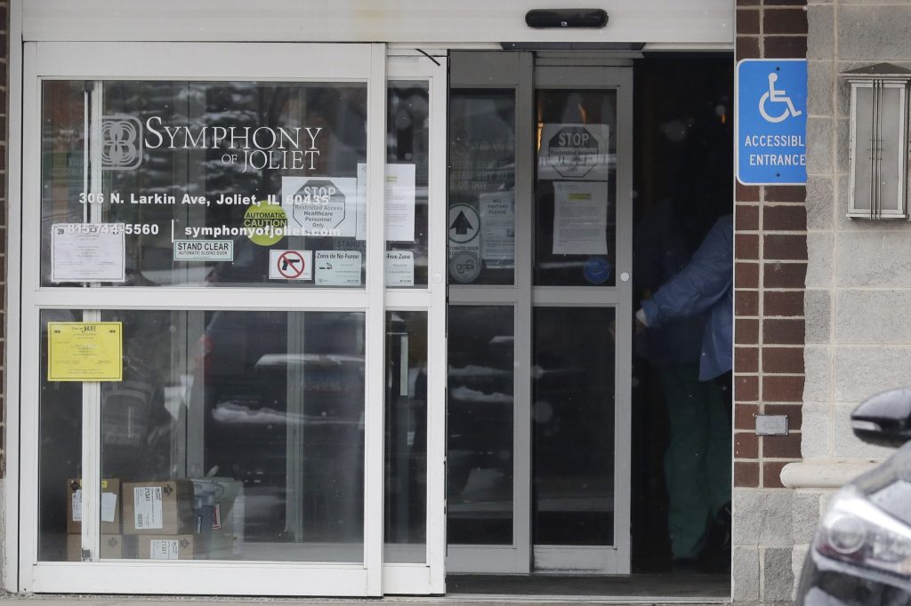 Illinois long-term care residents continue to wait on vaccinations