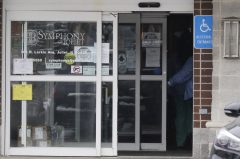 Illinois long-term care residents continue to wait on vaccinations
