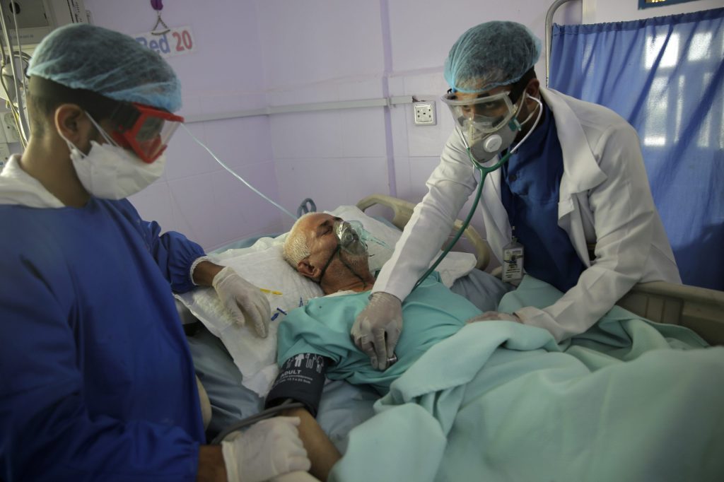 Widely available steroid reduces coronavirus death risk by one-third, researchers find
