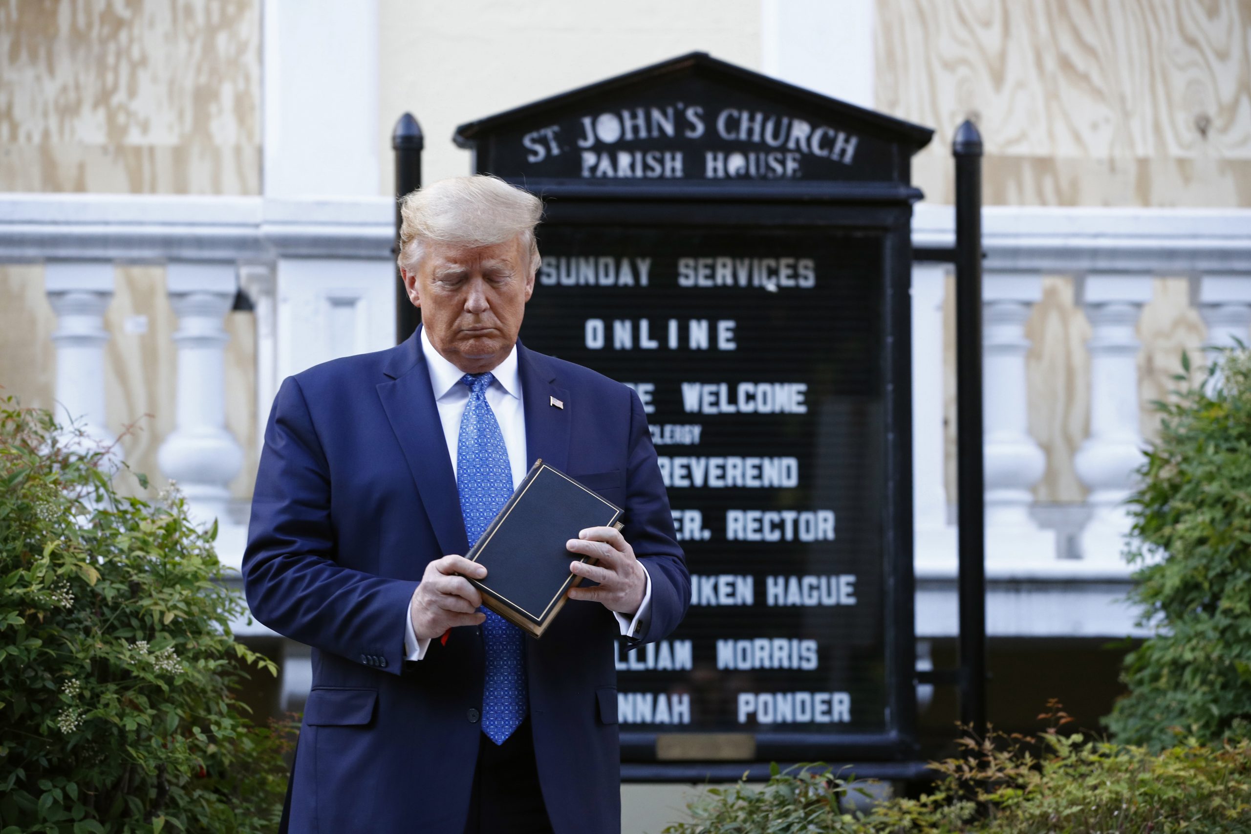 Tweets, ‘character problems,’ cost Trump 720,000 evangelical votes, maybe election