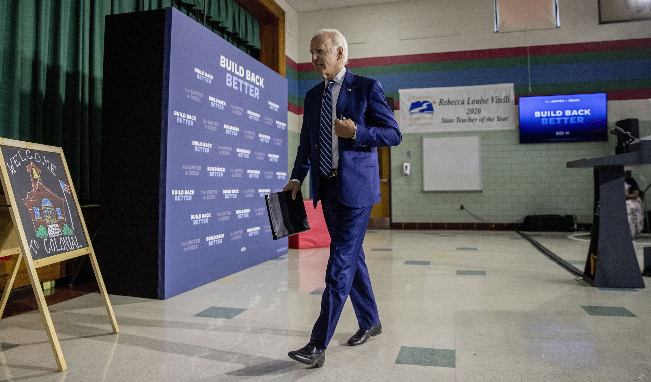 Democratic platform calls for slavery reparations study