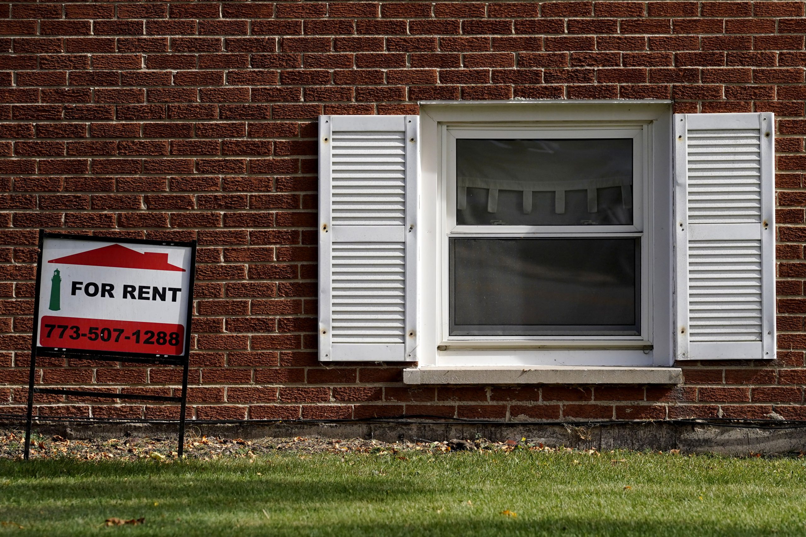 70,000 Illinoisans seek emergency rental payments