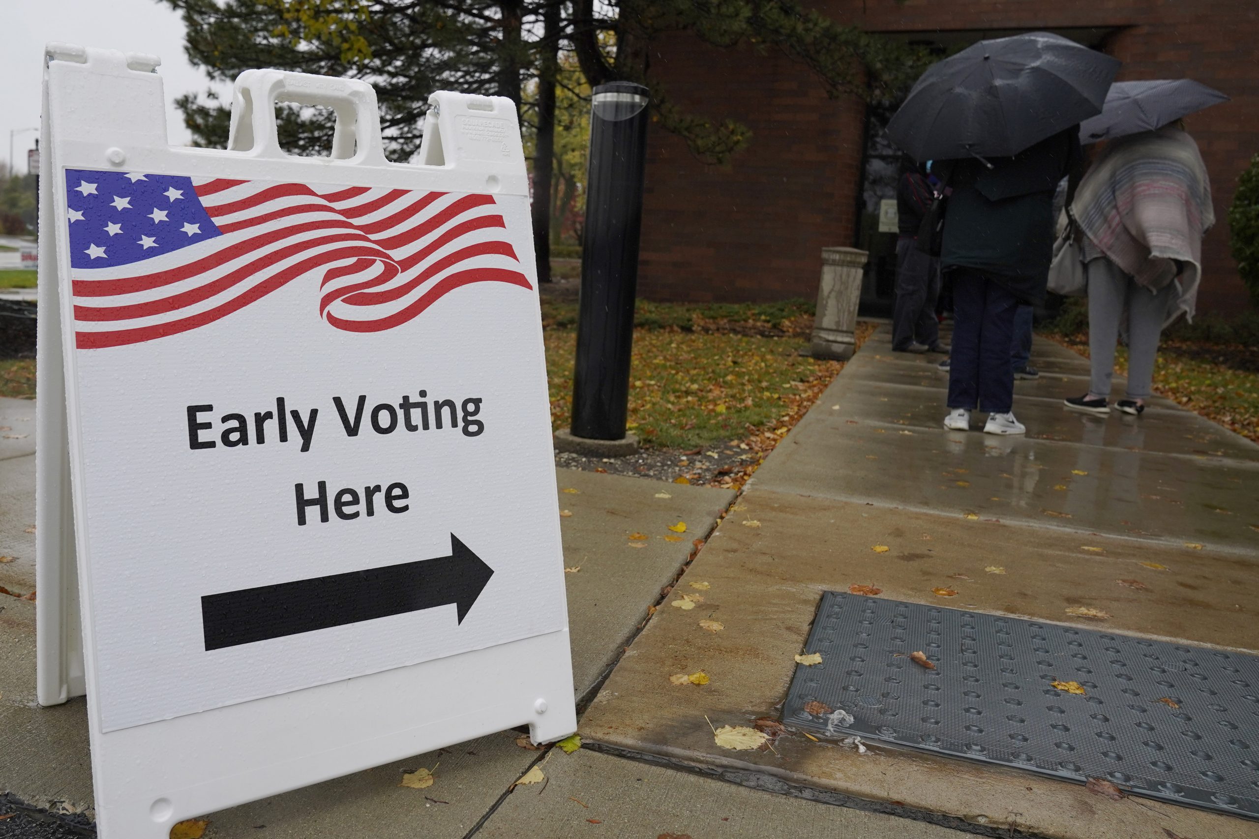 Nearly 2.8M votes already cast in Illinois as total registered breaks record