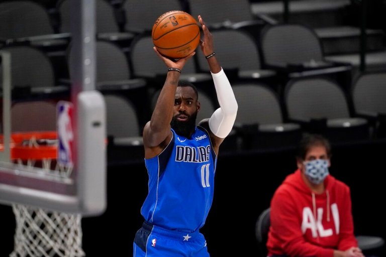 Dallas Mavericks stop playing national anthem before games