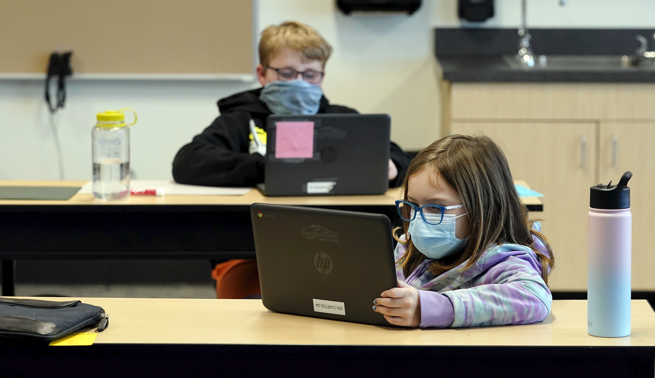 Masking children: What does the science say?