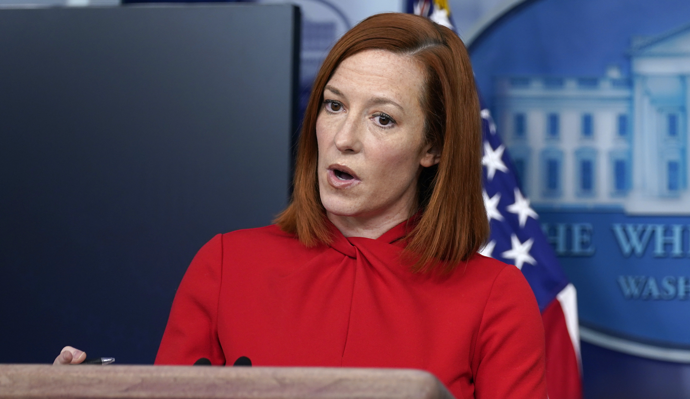 White House sidesteps questions about Cuomo amid nursing home furor