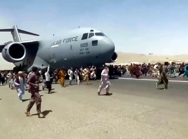 Air Force crew cleared of wrongdoing in chaotic C-17 flight from Kabul