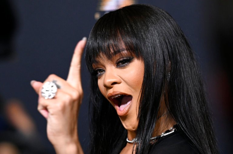 Rihanna steps out in ‘think while it’s still legal’ shirt