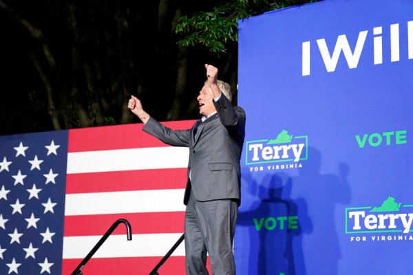 Terry McAuliffe brings back ‘cringe’ dance moves at Virginia rally with Biden