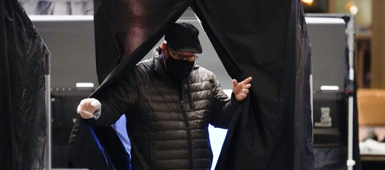 Republicans lose lead on generic congressional ballot, poll finds