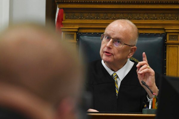 Rittenhouse judge dismisses underage gun charge