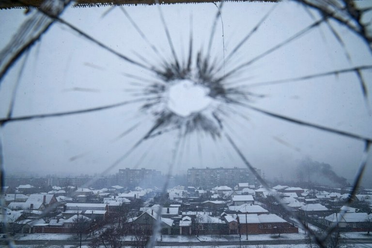 Evacuations stop in southern Ukrainian city due to alleged violation of ceasefire