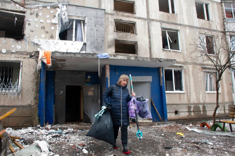 Moscow accused of violating ceasefire, refugee count past 2 million