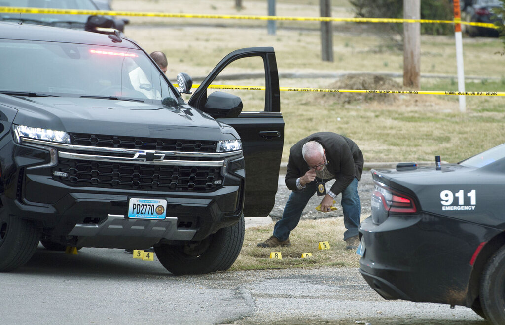 Second Missouri police officer dies after shooting, organs to be donated