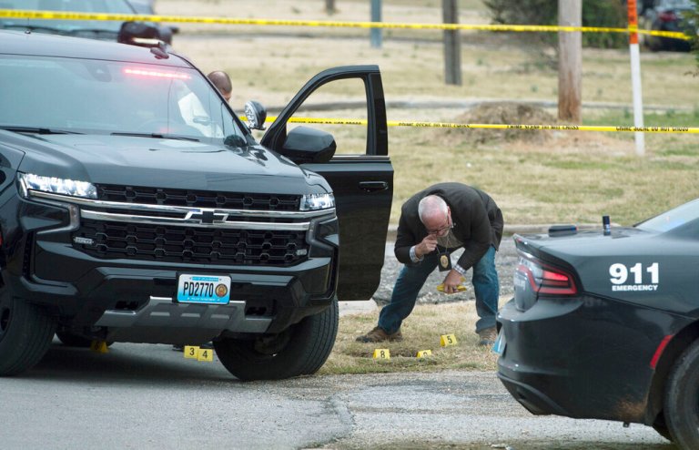 Second Missouri police officer dies after shooting, organs to be donated