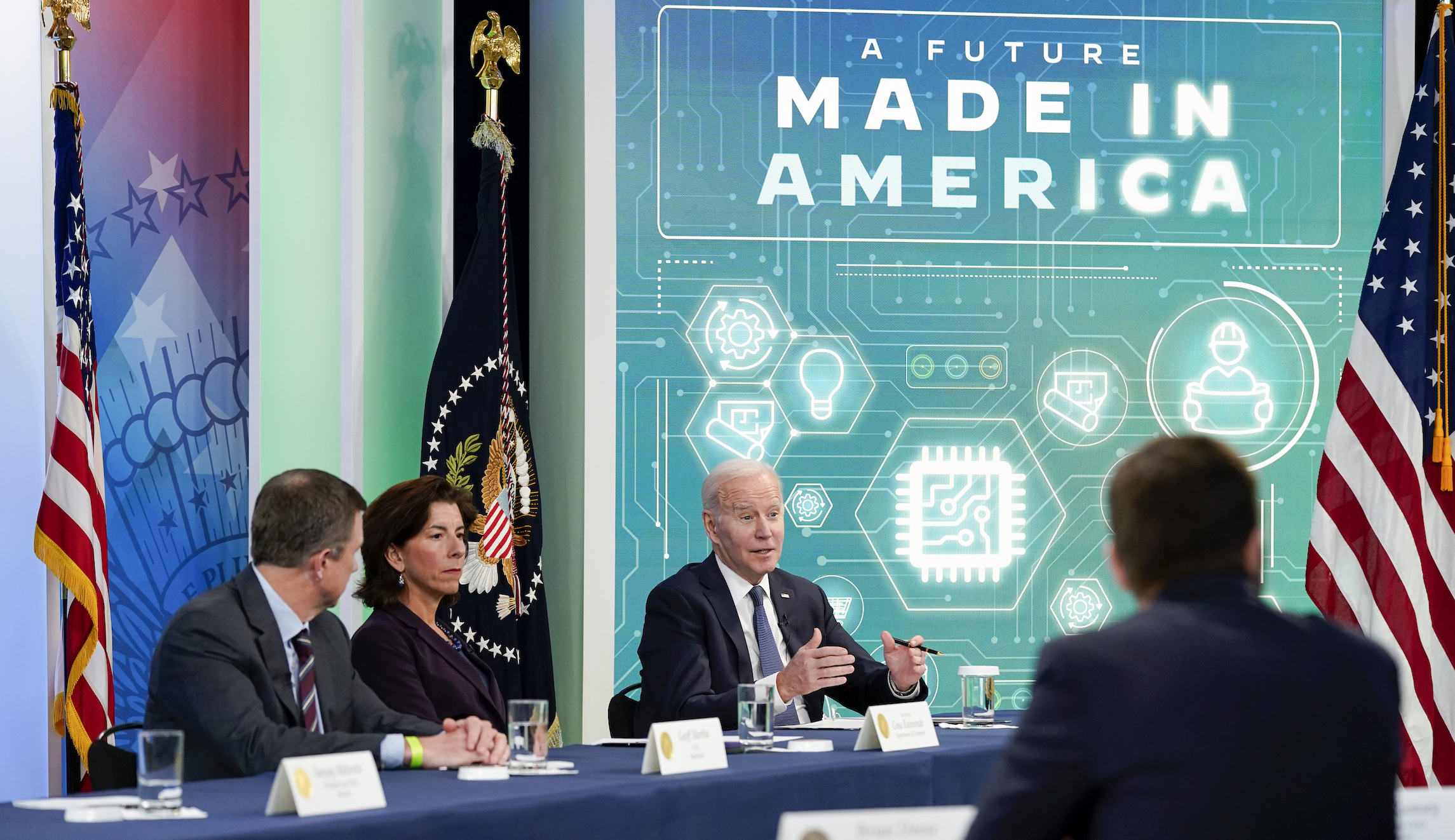 Biden makes play for Midwestern voters with tech innovation push