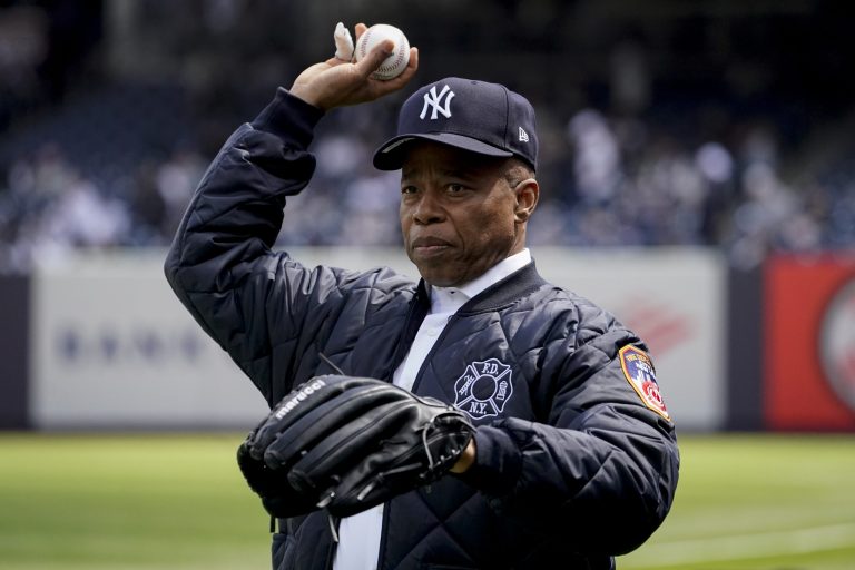 Fired Yankees Stadium waitress files for class action against NYC mayor over vaccine mandate exemptions