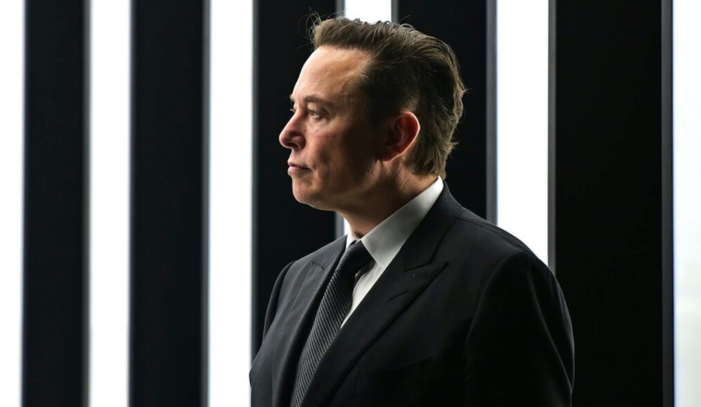 Tesla shareholders ask judge to stop Musk from talking about lawsuit in public