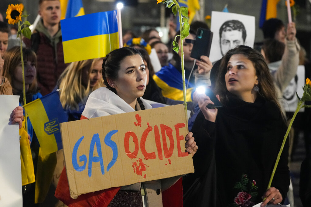 Russia threatens to halt gas supplies to Poland and Bulgaria
