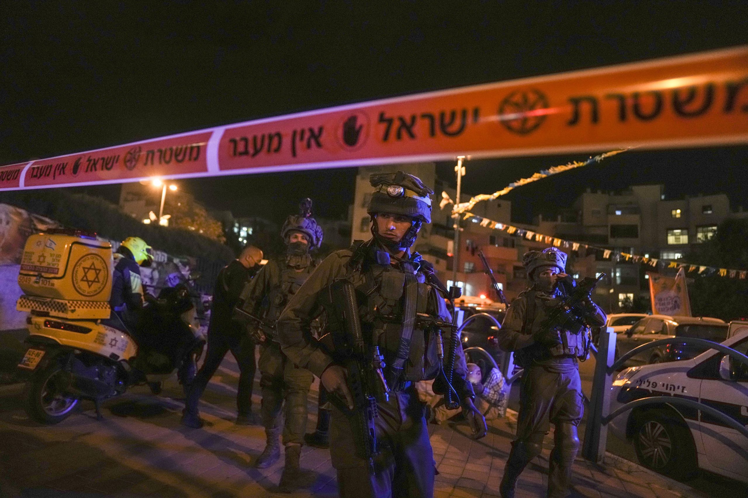 At least three killed and four injured in suspected terror attack in Israel