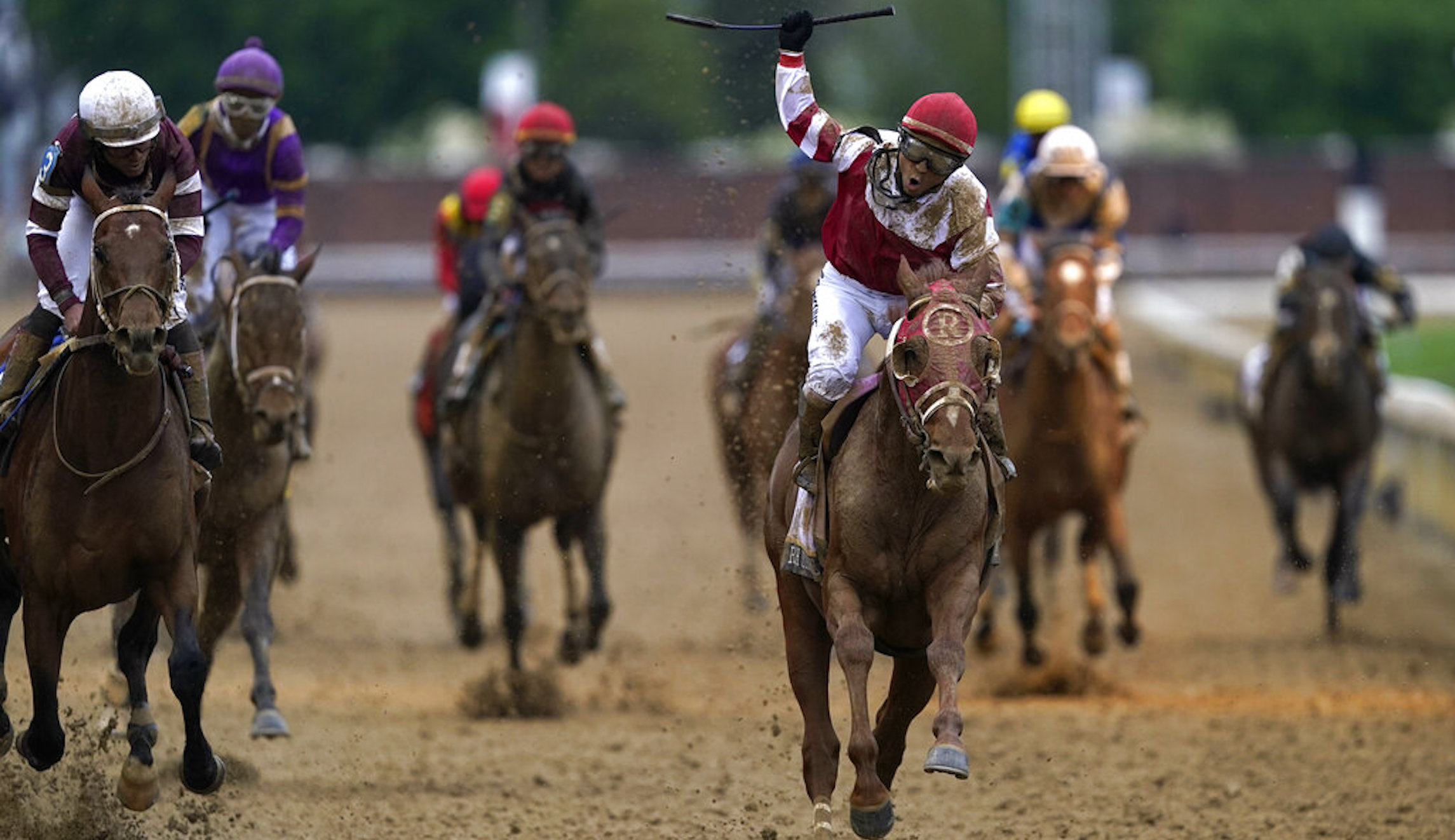 WATCH: Long shot Rich Strike pulls off shocking Kentucky Derby victory