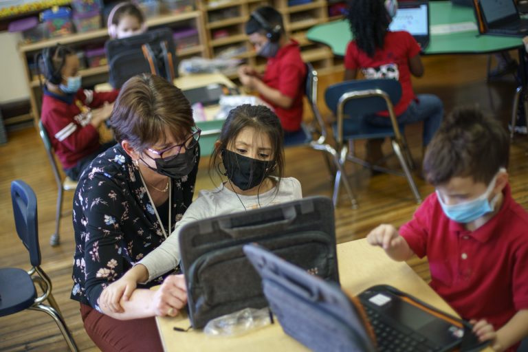 Philadelphia schools to reinstate mask mandate after winter break