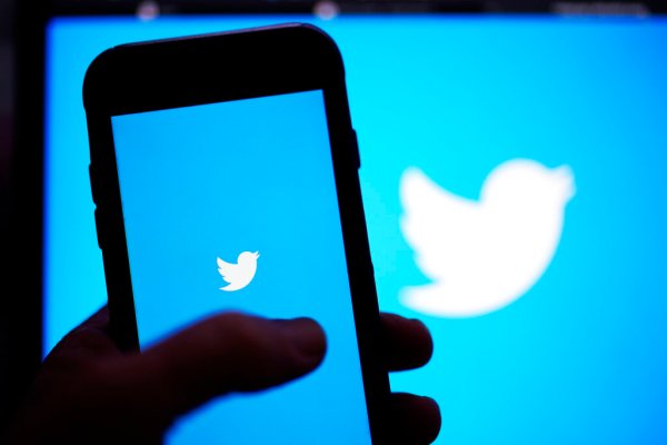 Facebook and Twitter remove Shinzo Abe assassination videos