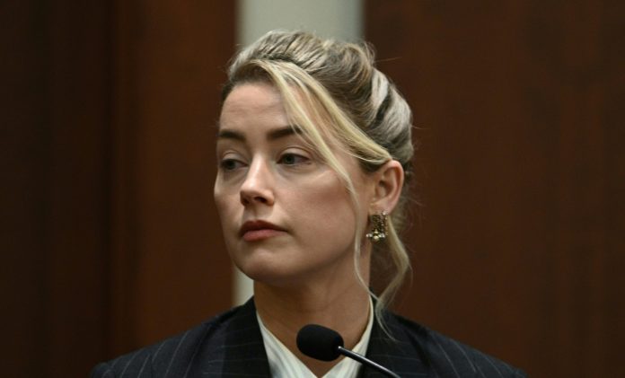 WATCH: Amber Heard says Johnny Depp’s lack of eye contact is proof ‘he’s guilty’