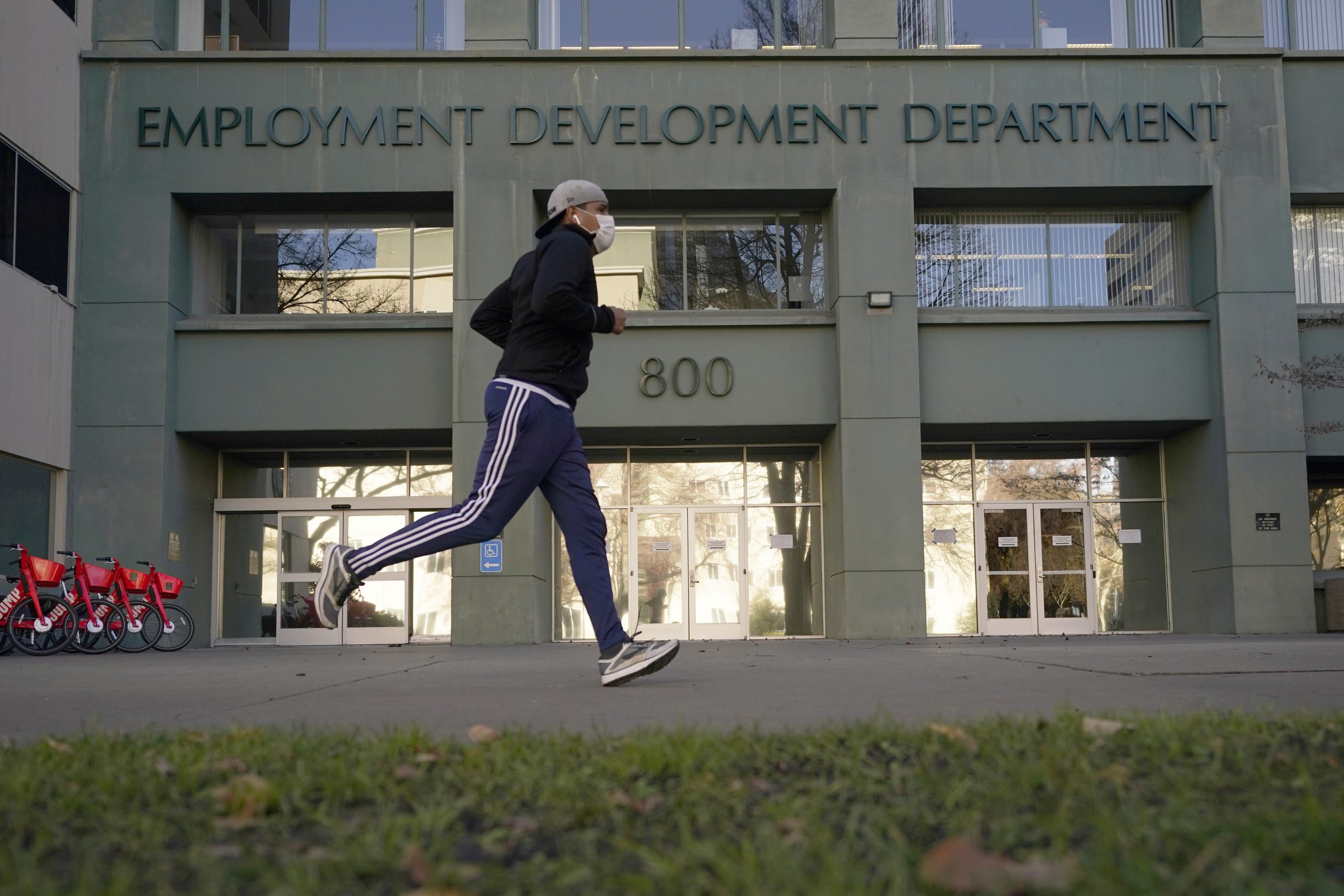 Unemployment benefit fraud possibly topped $60 billion during pandemic, GAO says