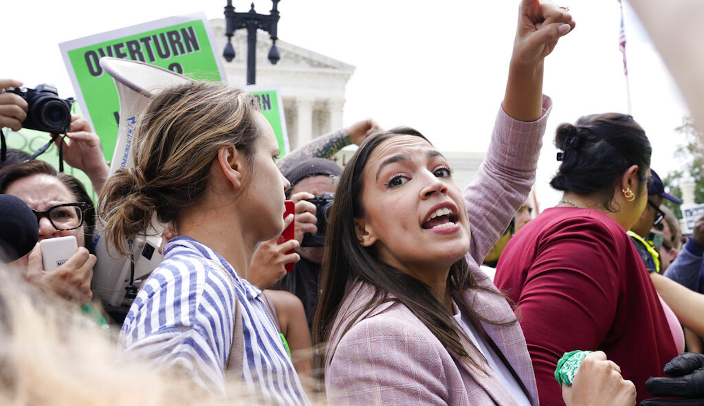 AOC botches numbers on conservative justices in Supreme Court reform push