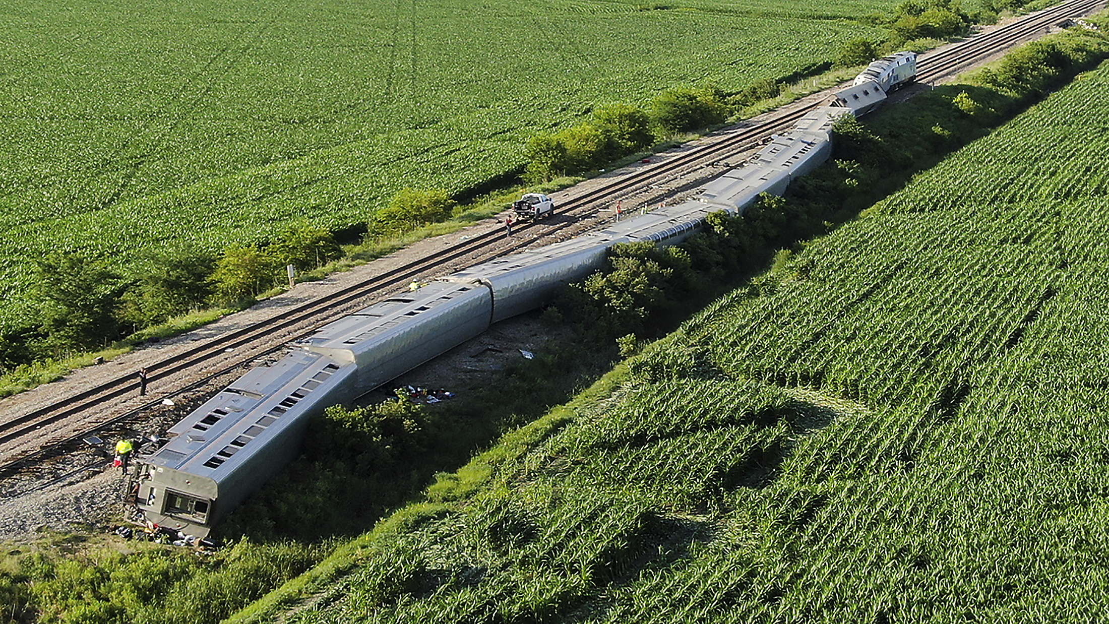 Missouri farmer warned railway about crossing before Amtrak derailment