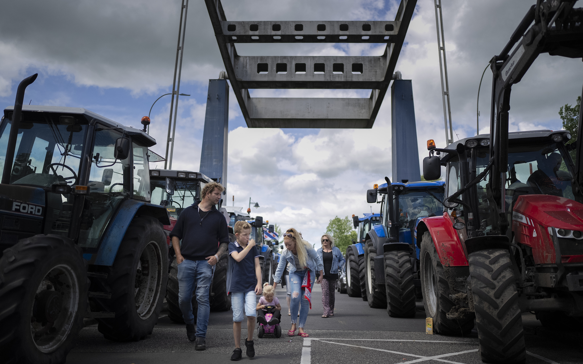 Dutch farming protests spread across EU, highlighting costs of climate goals