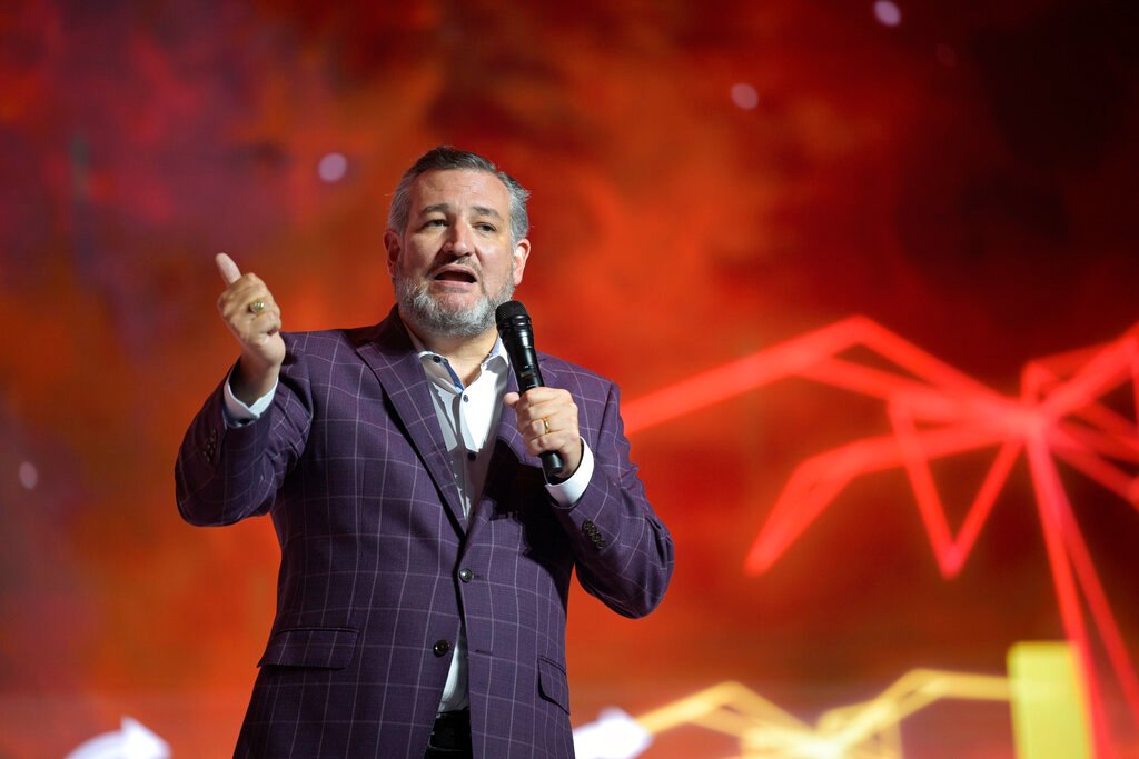 ‘Biggest human trafficker’: Ted Cruz slams Biden for migrant busing fury