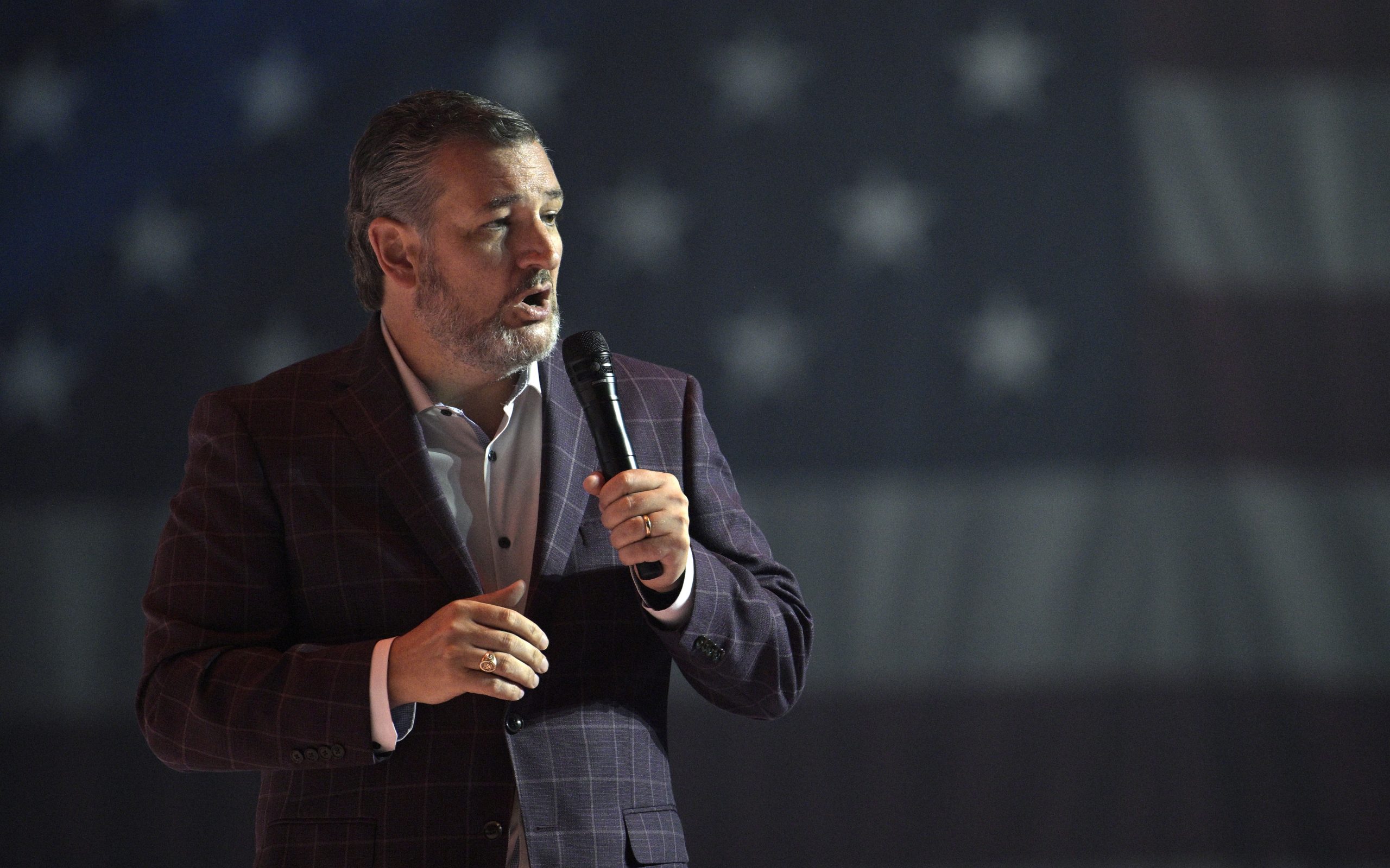 Ted Cruz plots a 2024 bid even as he waits on Trump
