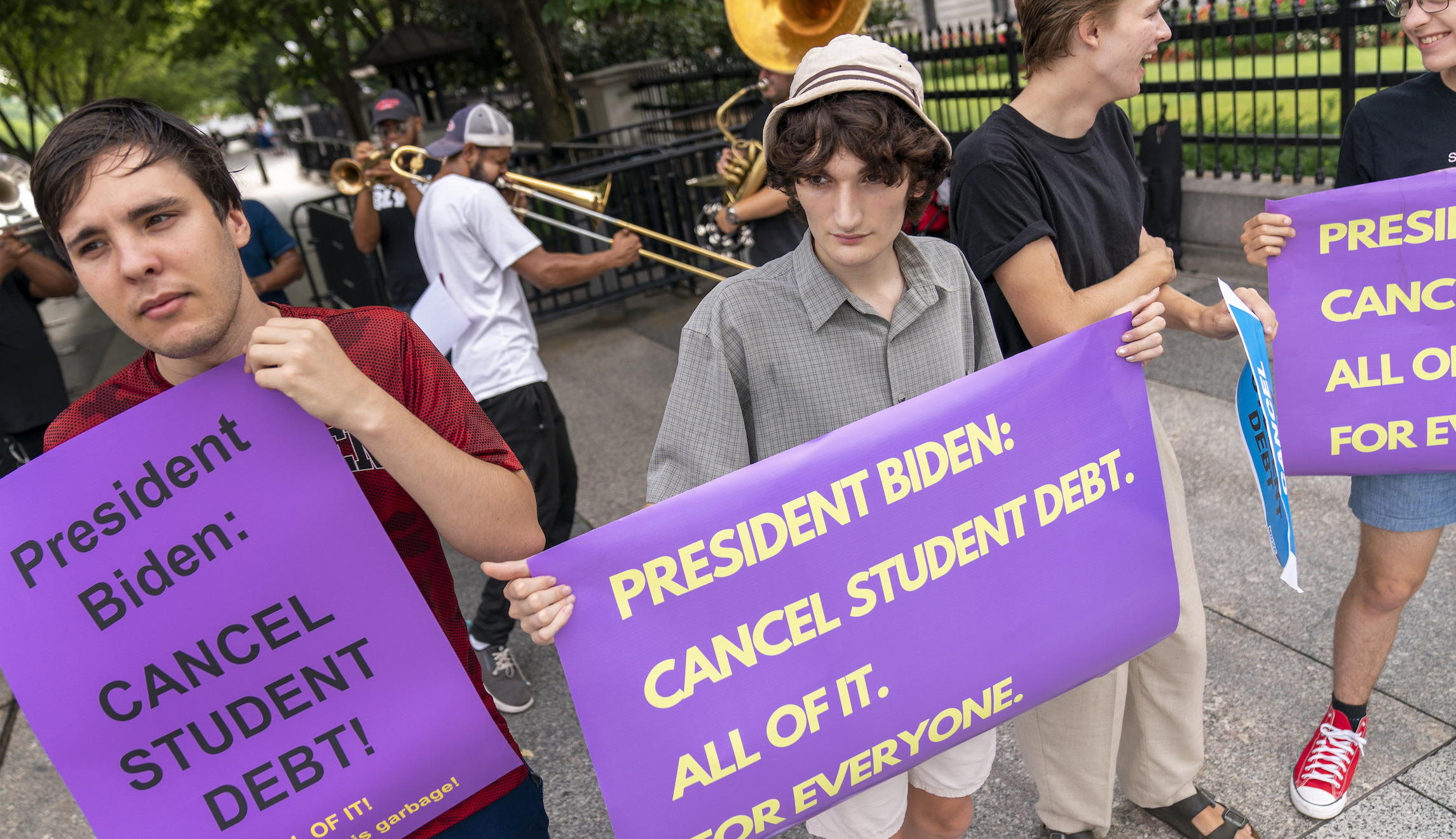 Biden takes student loans pause decision down to wire
