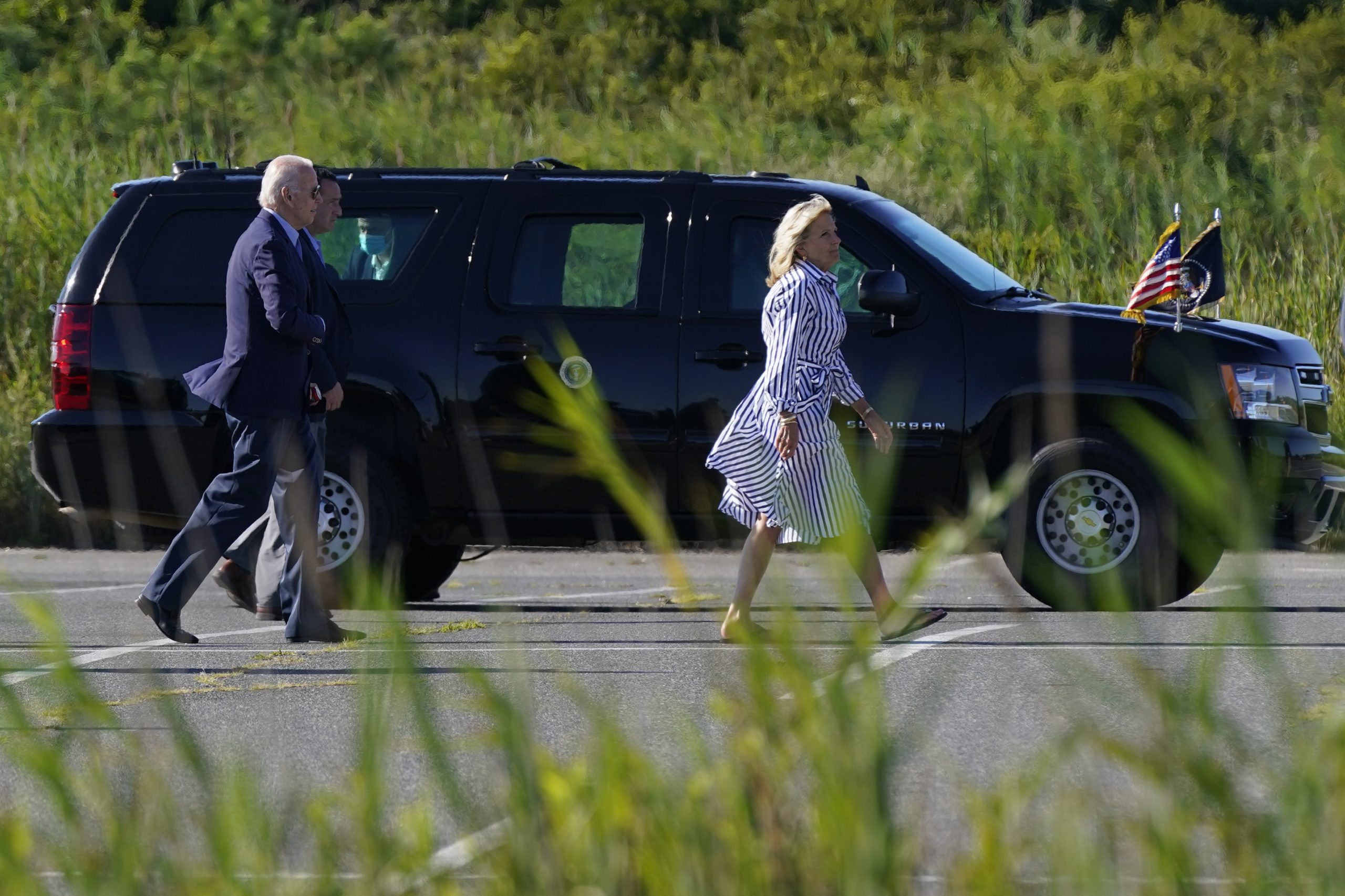 Biden building $490,000 taxpayer-funded security fence around beach house