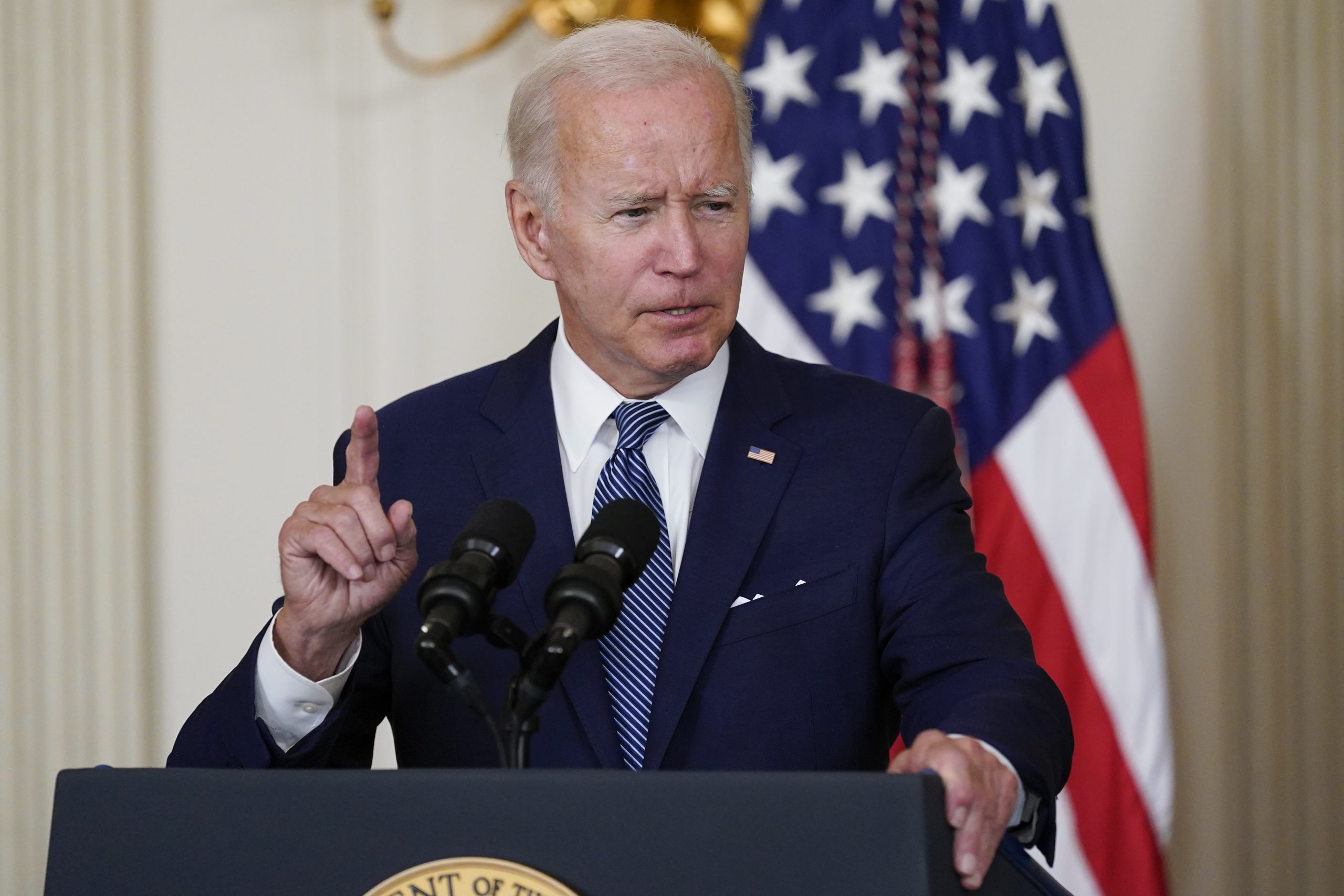 Trump tempts Democrats to risk nationalizing more races this fall