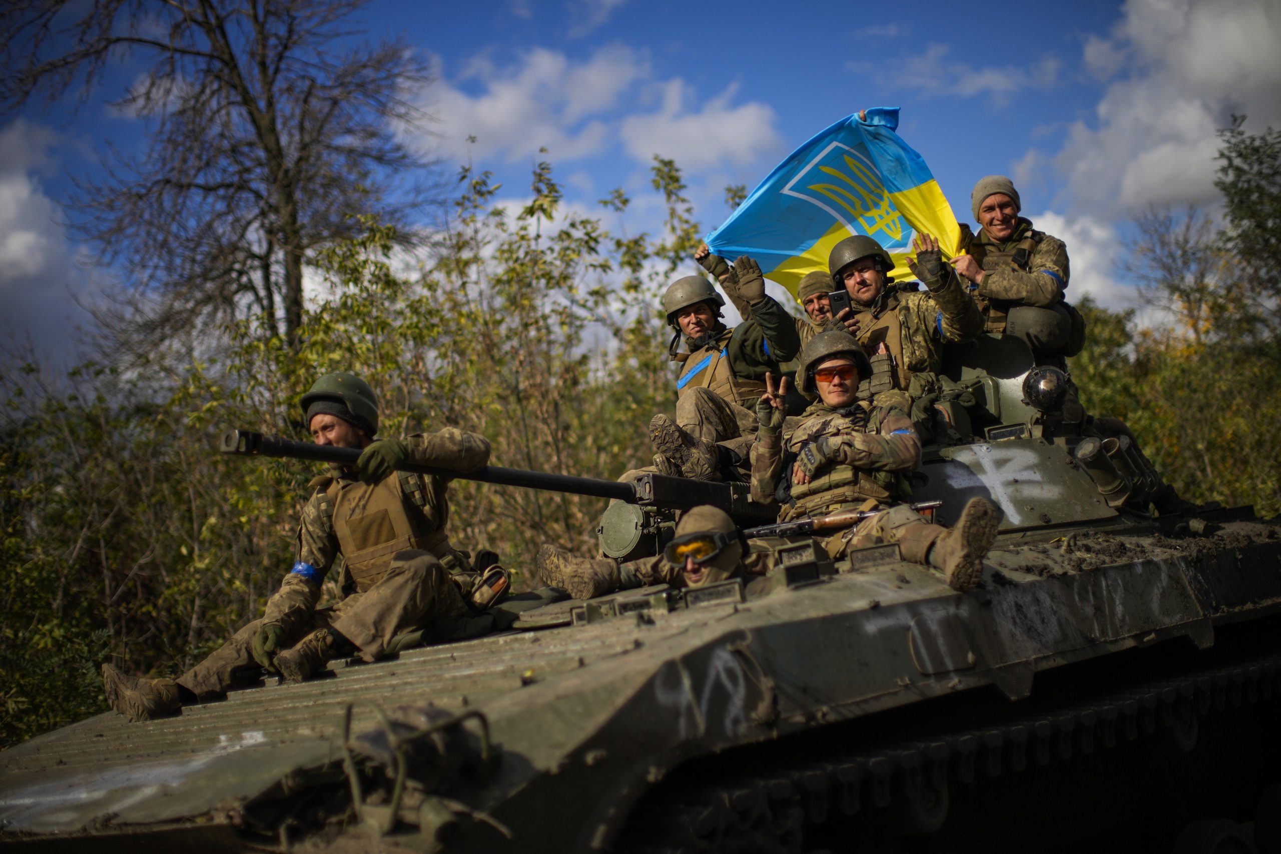 Ukrainian troops report ‘catastrophic’ outages of Musk’s Starlink along front line