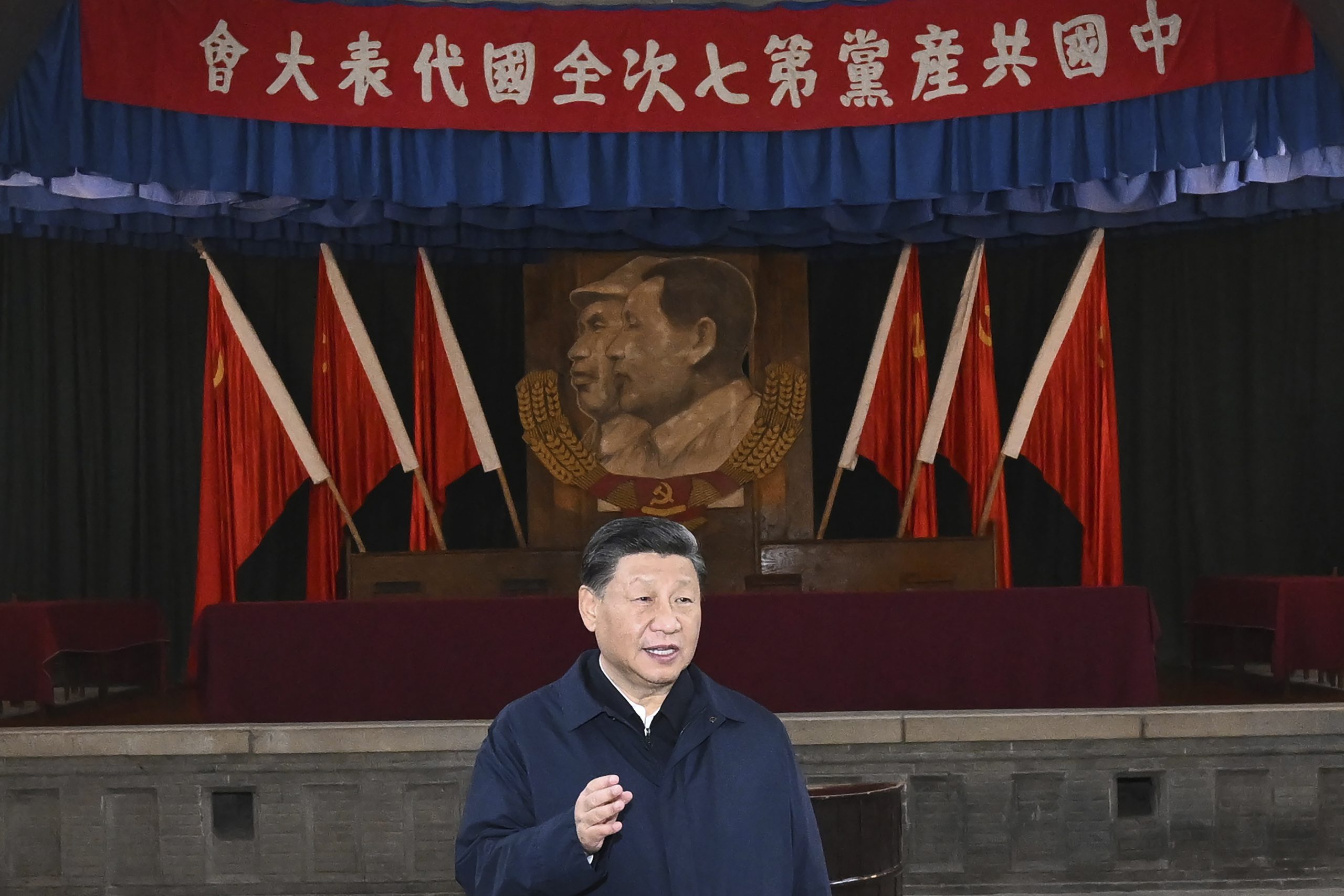 Xi Jinping embraces Vietnamese leader in defiant ceremony