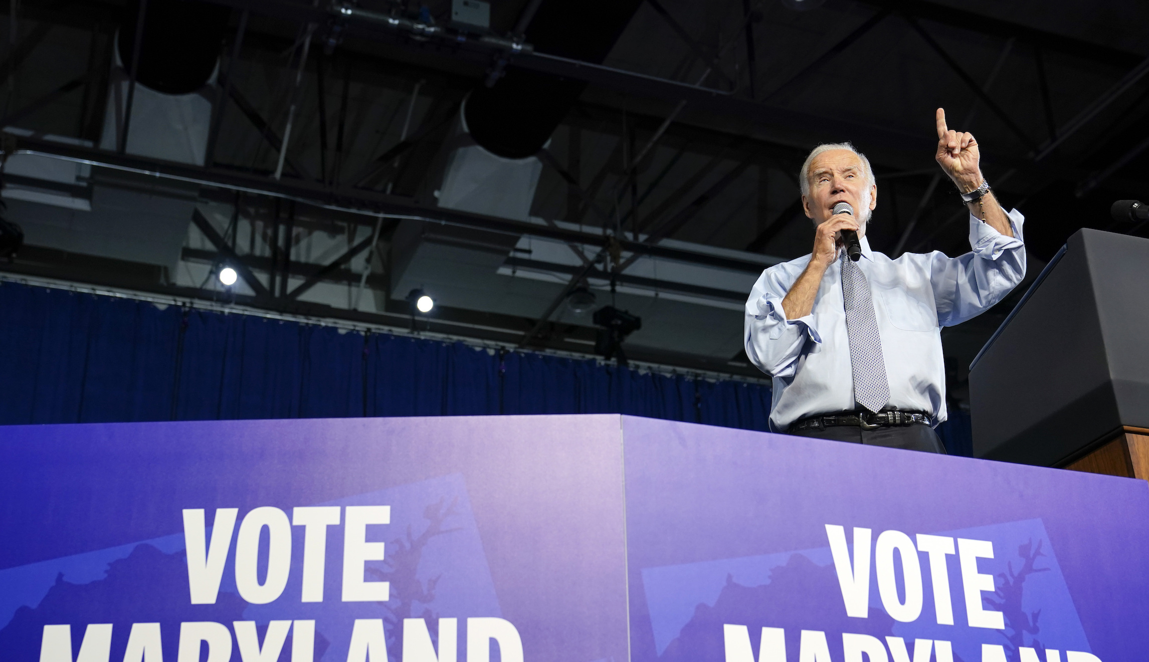 White House credits Biden with Democrats beating midterm expectations