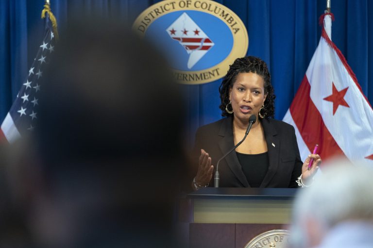 DC wants federal government to solve migrant crisis as it buckles under influx
