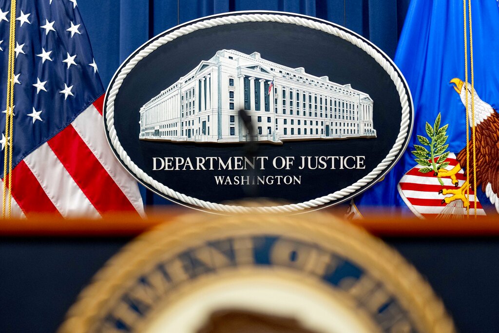 DOJ announces charges against man arrested near Obama’s house with guns and ammunition